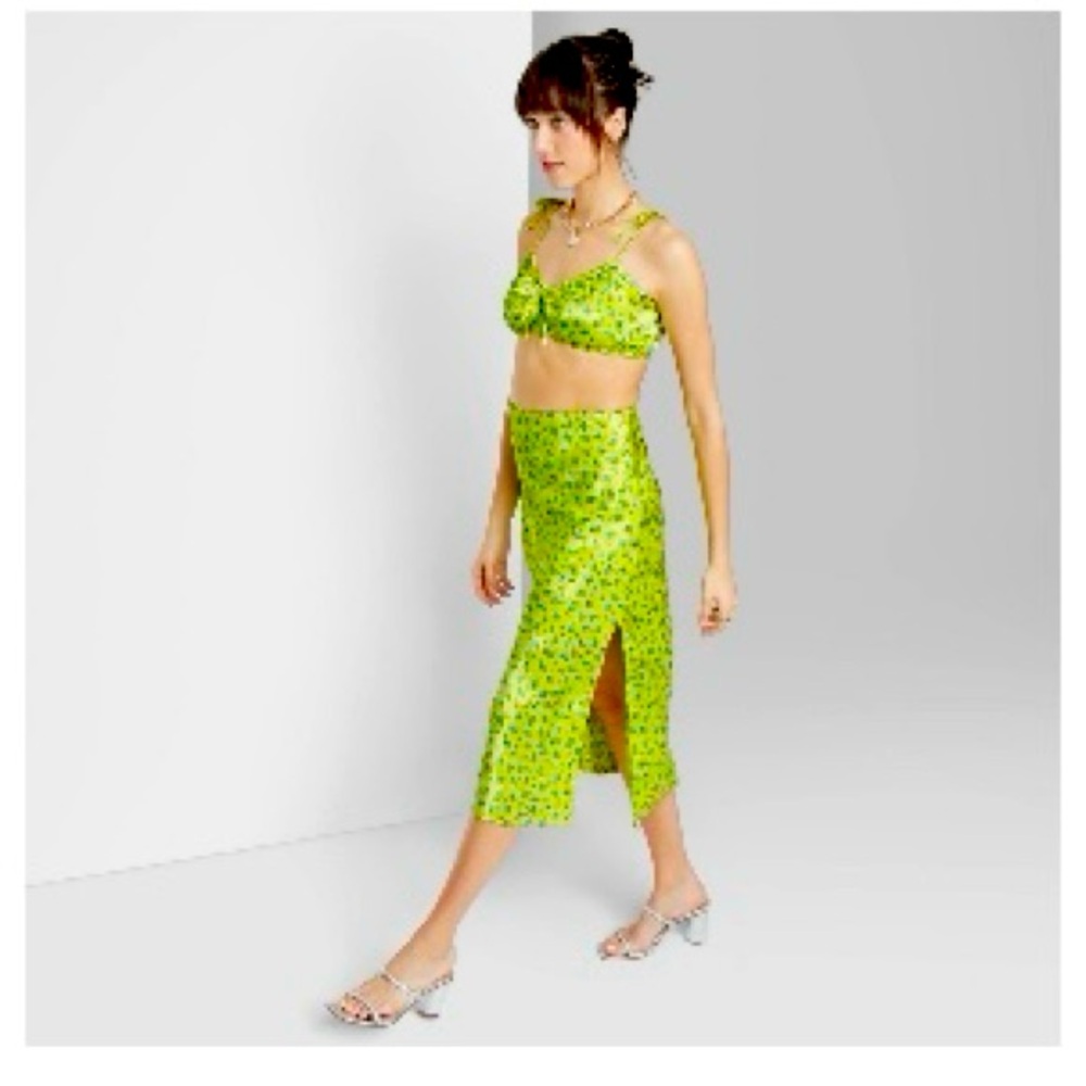 Women's Satin Jacquard MIDI Sip
Skirt - Wild Fable Size Large